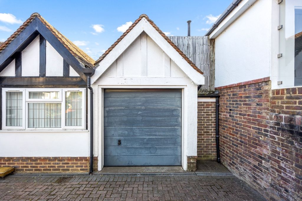 Property photo 2 of 32 4939134