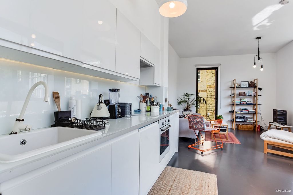 Property photo 1 of 13 08-c72A_Mg_9956-Medium