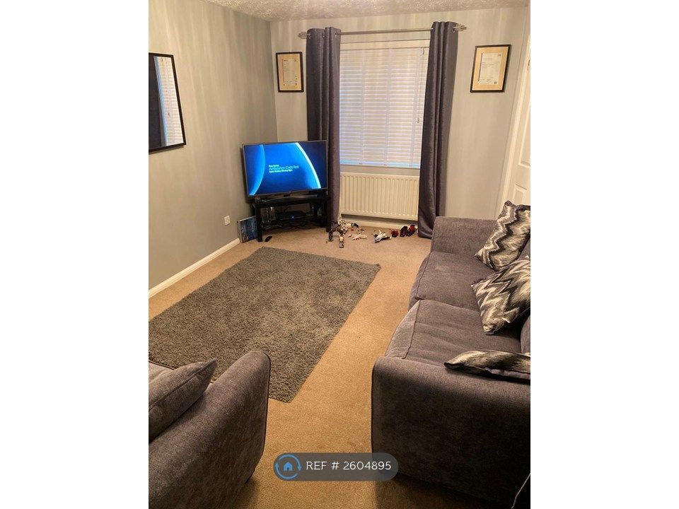 Property photo 2 of 7 Living Room