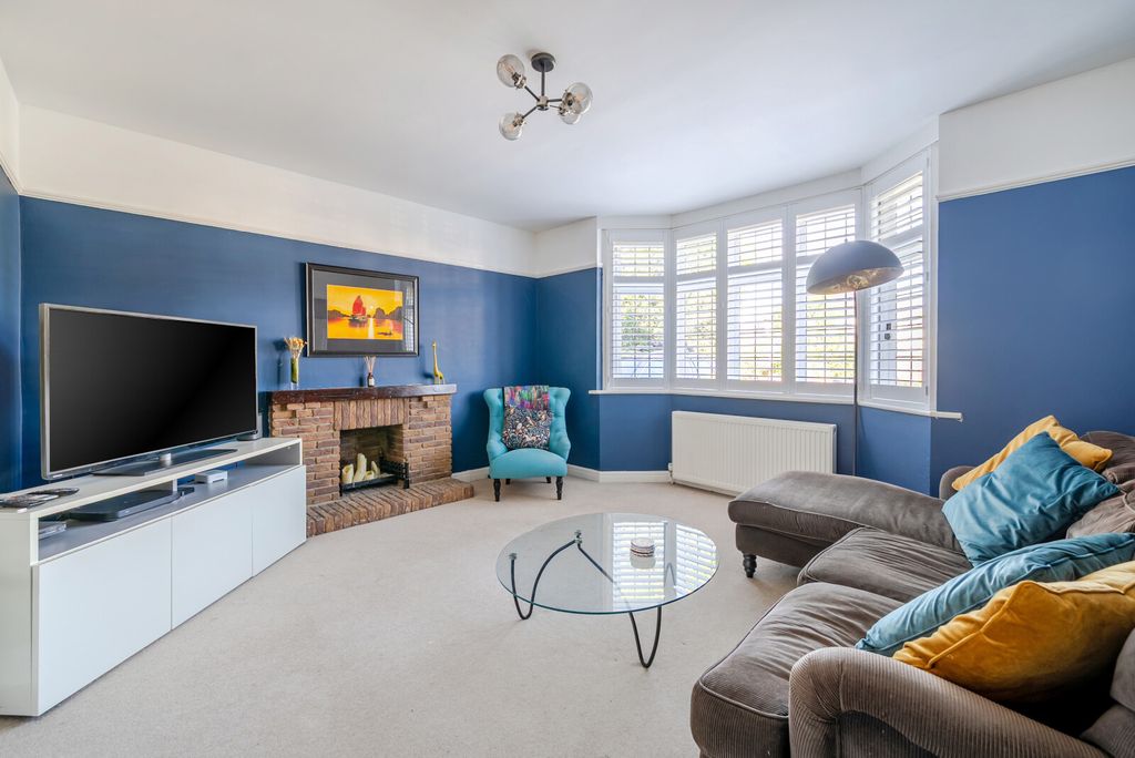 Property photo 2 of 15 Sitting Room