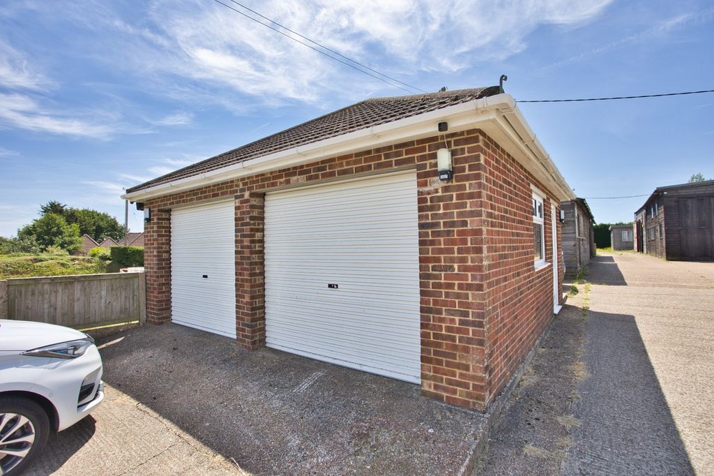 Property photo 3 of 32 Picture No. 83