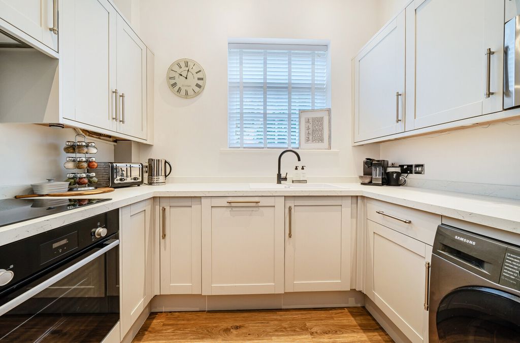 Property photo 2 of 20 1430501-2-69c65Db...