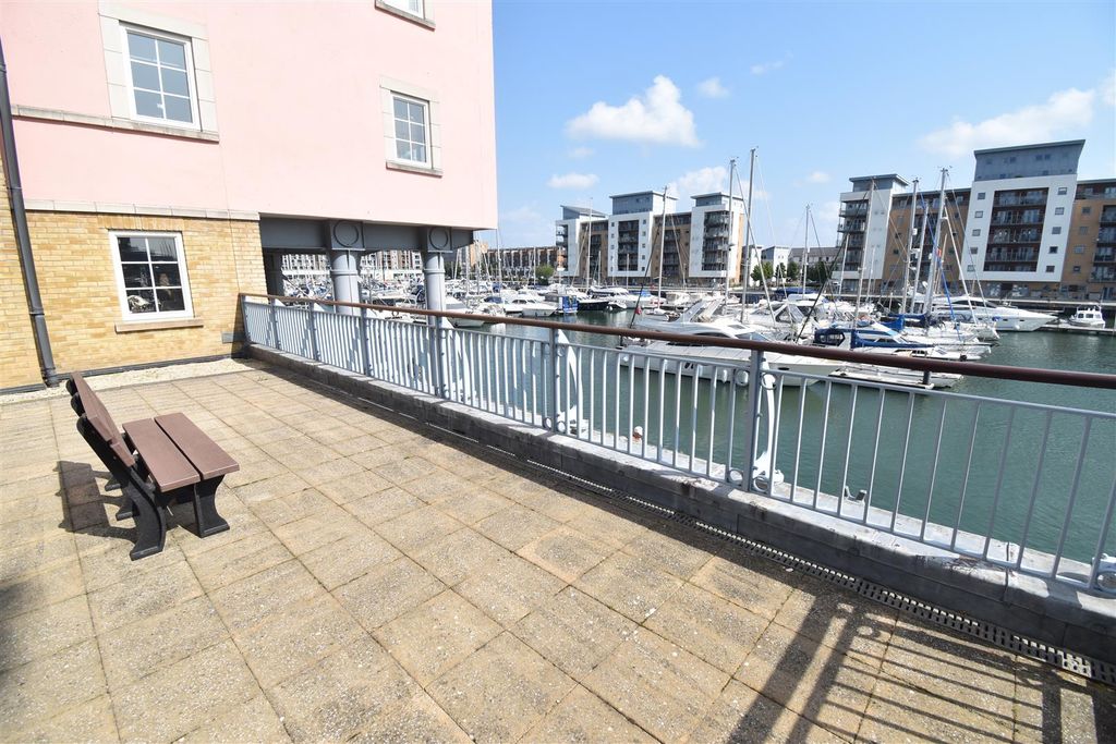 Additional image 15 of 2 bed flat for saleLower Burlington Road, Portishead. BS20