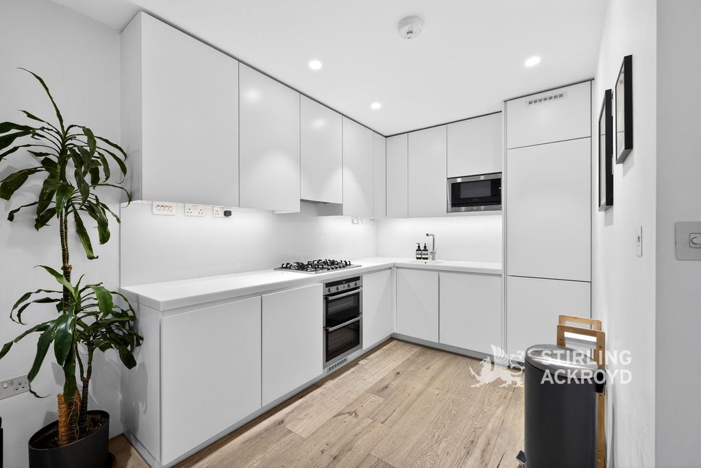 Property photo 2 of 23 Kitchen