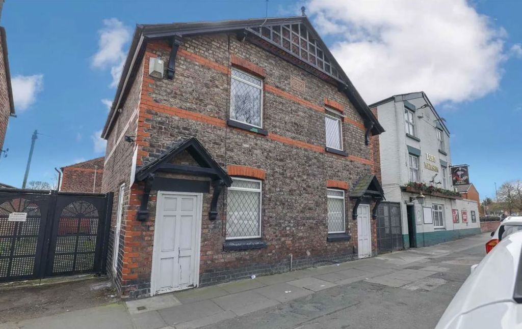 Property photo 1 of 8