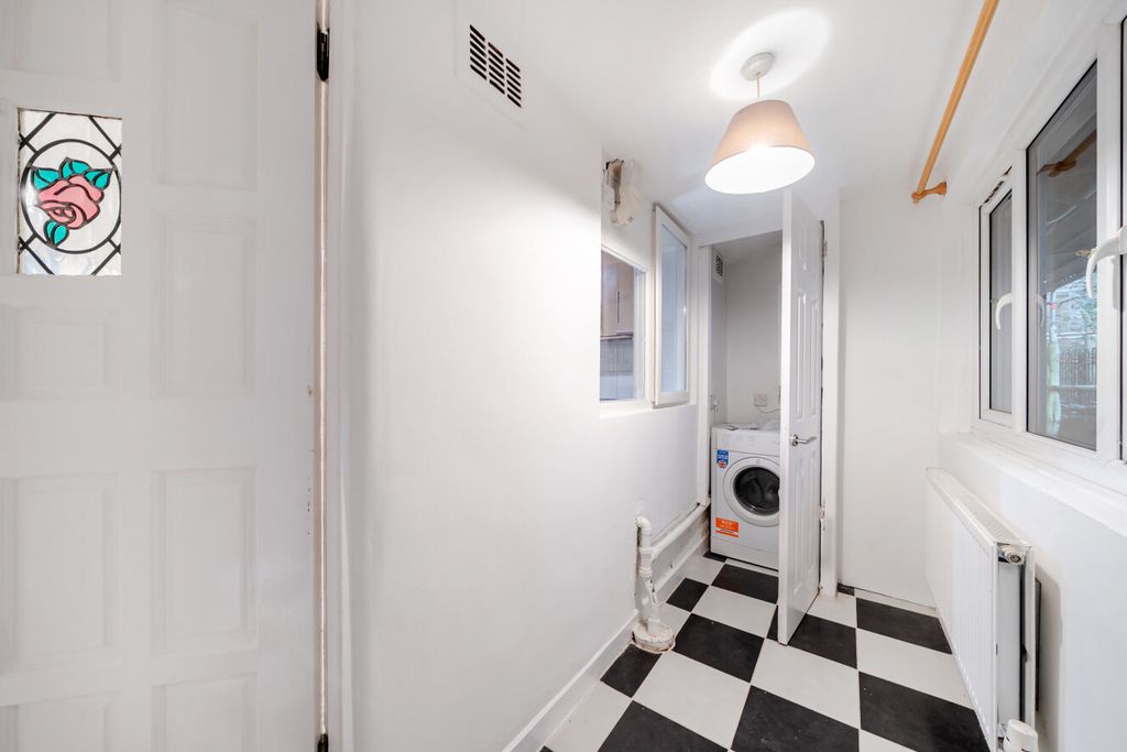 Property photo 3 of 16 1535037-2-6Accaa3...