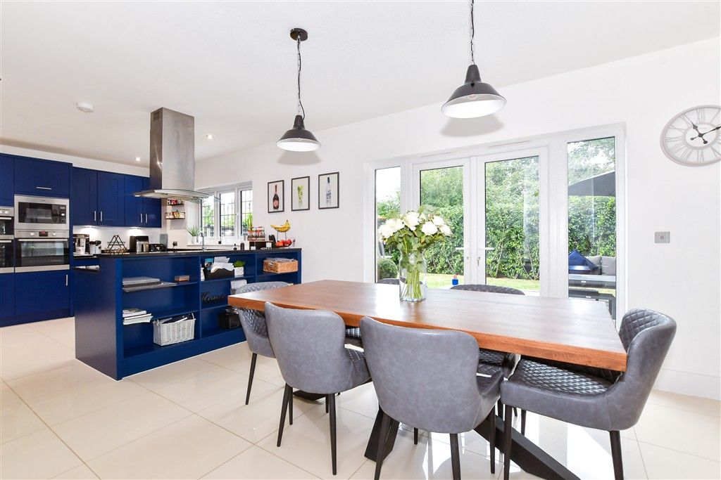 Property photo 3 of 15 Kitchen/Dining Area