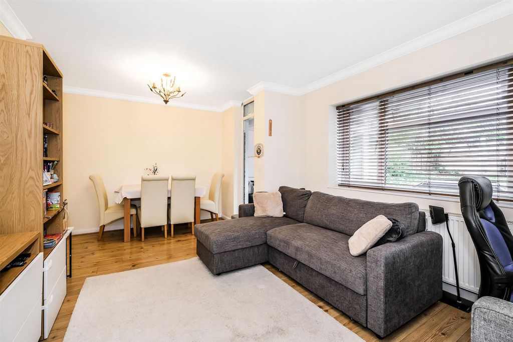 Property photo 3 of 20