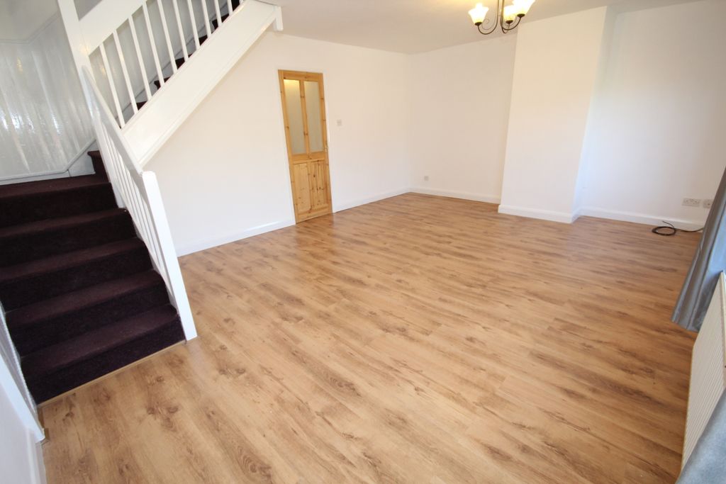 Property photo 3 of 12 Img_0583