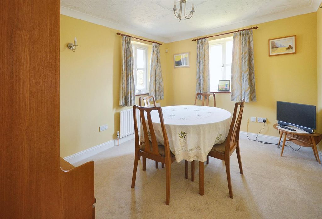 Property photo 3 of 13 Dining Room