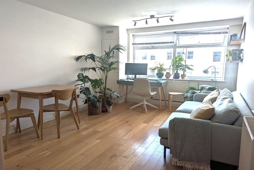 Property photo 1 of 10 (Main)