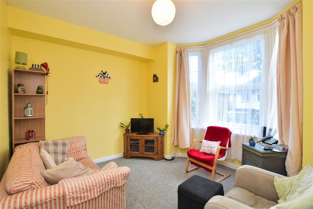 Property photo 2 of 11 Lounge