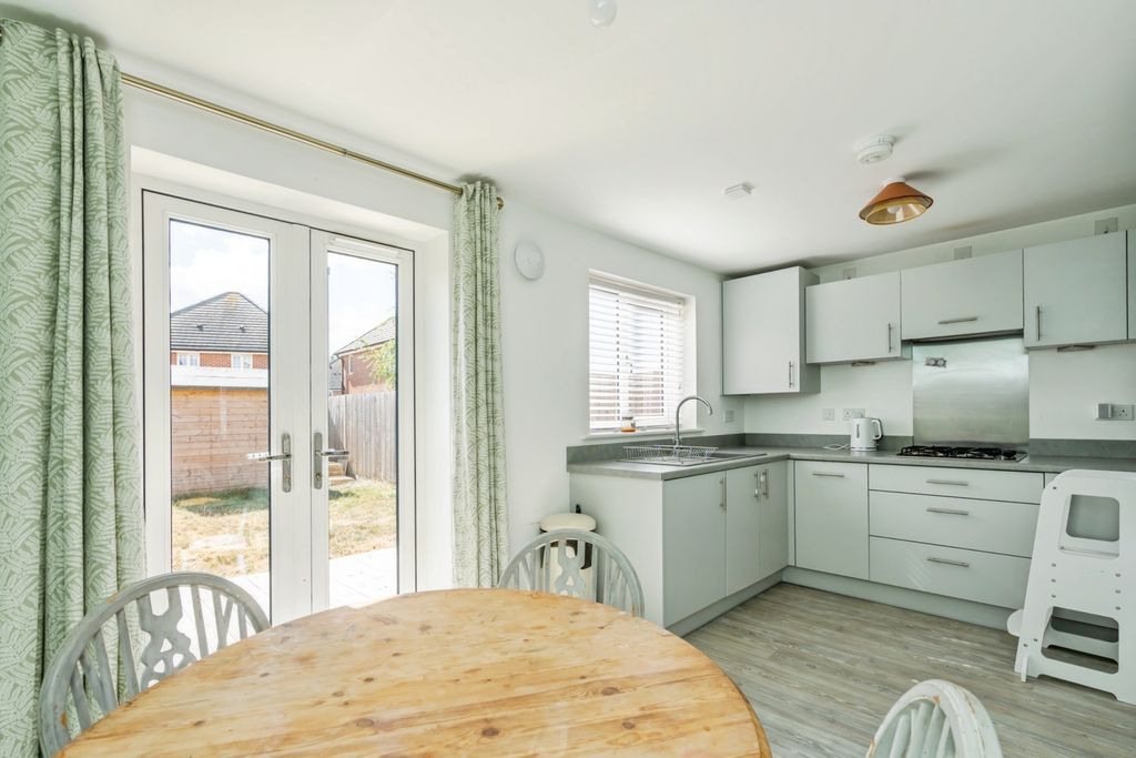 Property photo 2 of 10 Pbox-Img.Jpg