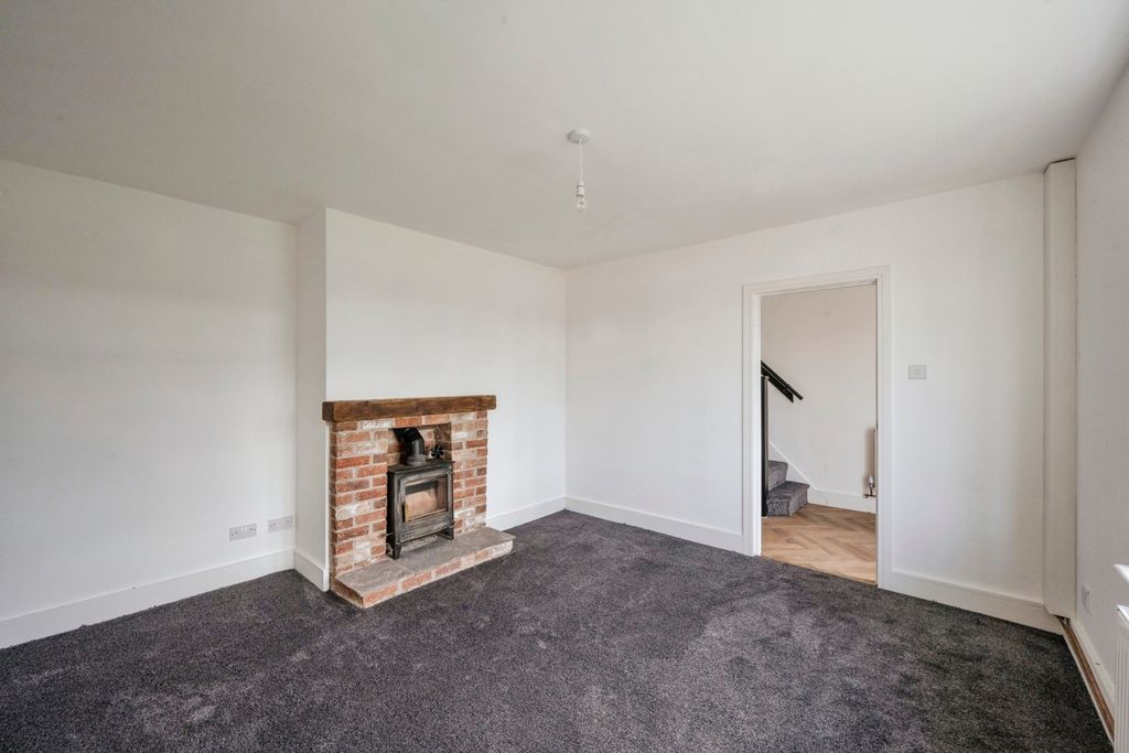 Property photo 3 of 17 Living Room