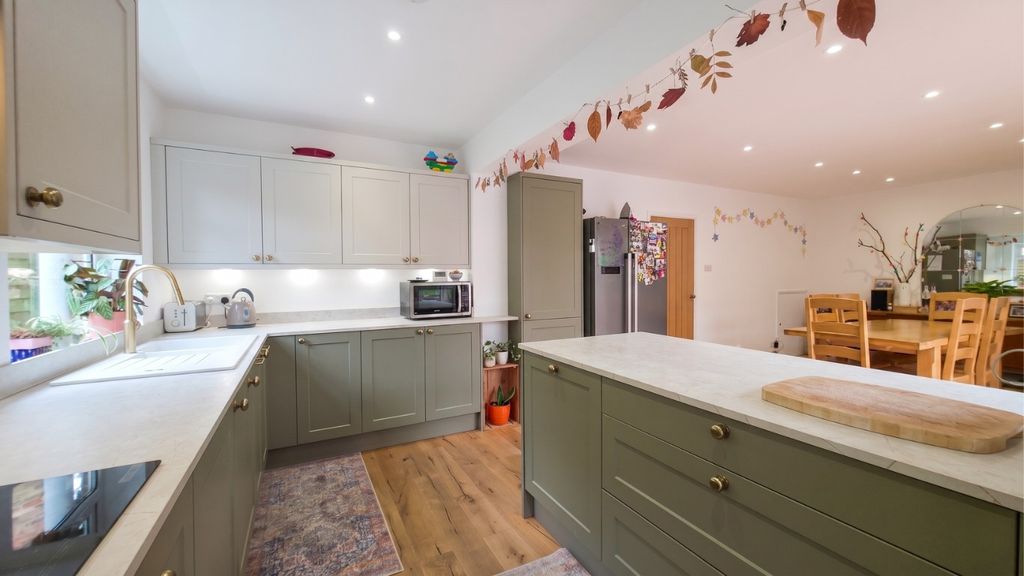Property photo 2 of 19 5075584