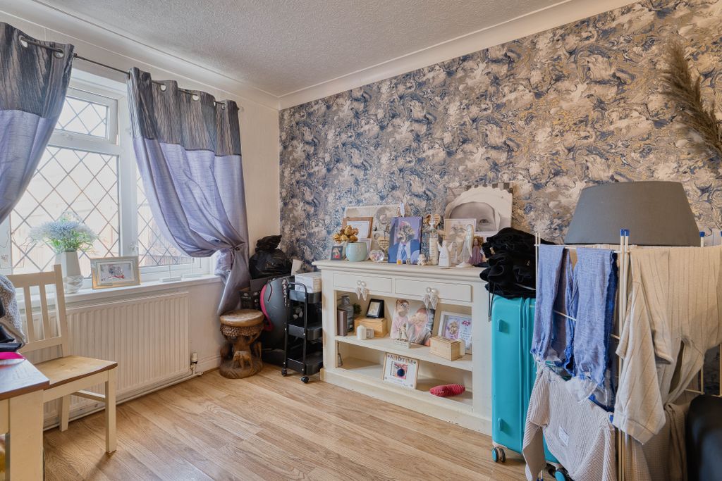 Property photo 2 of 30
