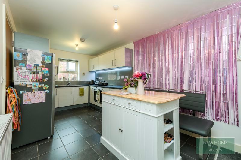 Property photo 3 of 16 Photo 10