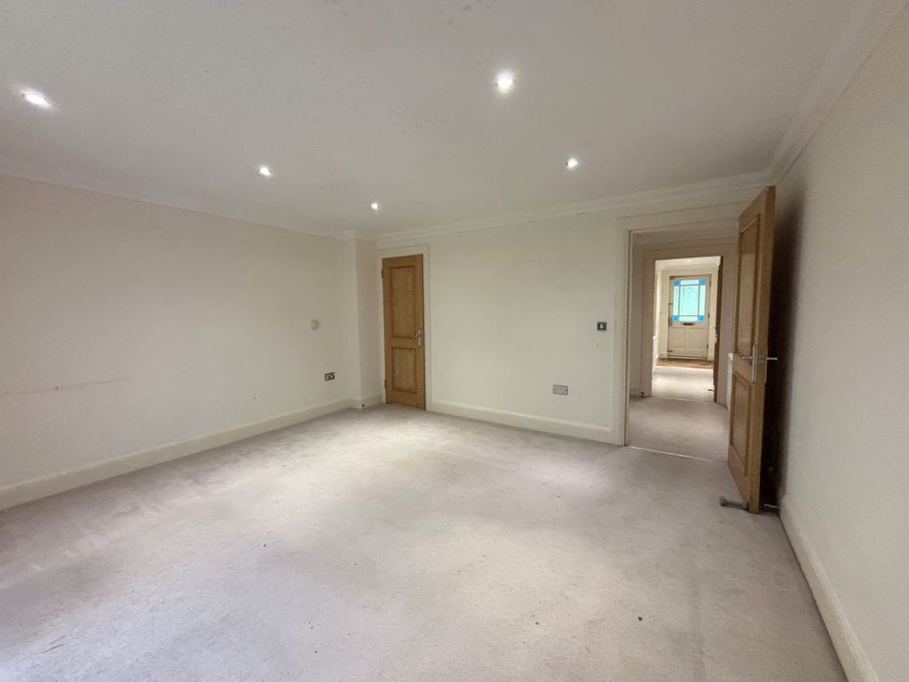 Property photo 3 of 10 Image 3
