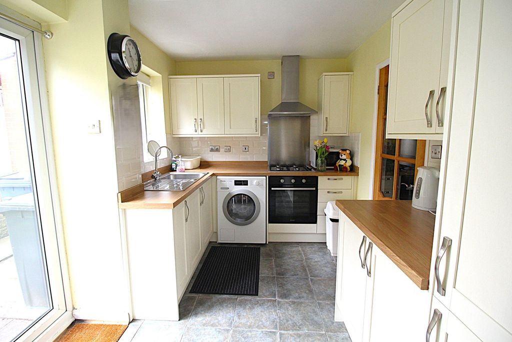 Property photo 3 of 16