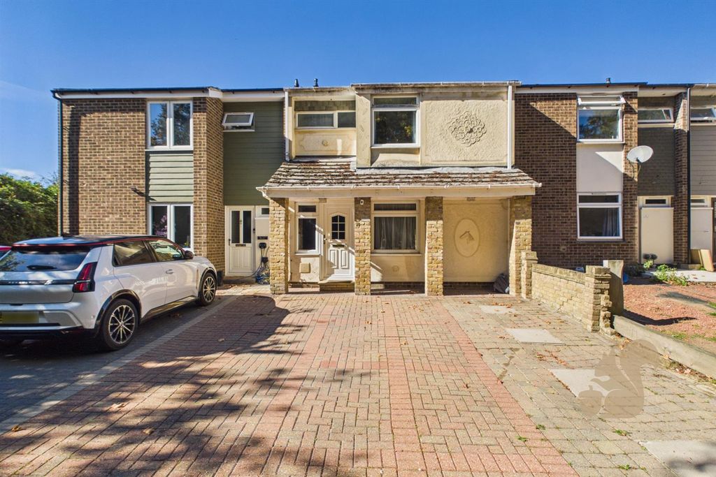 Property photo 1 of 16 Cam01814G0-Pr0169-Still026.Jpg