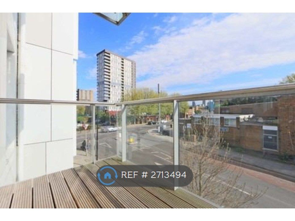 Property photo 3 of 7 Balcony