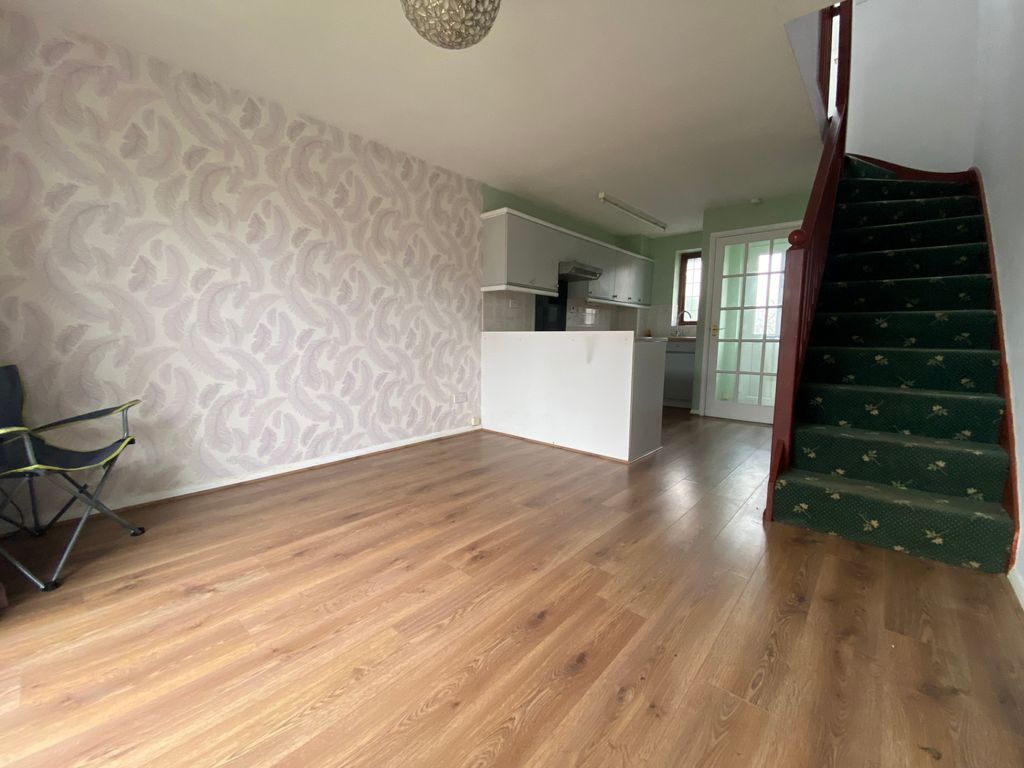 Property photo 3 of 7 Photo 8