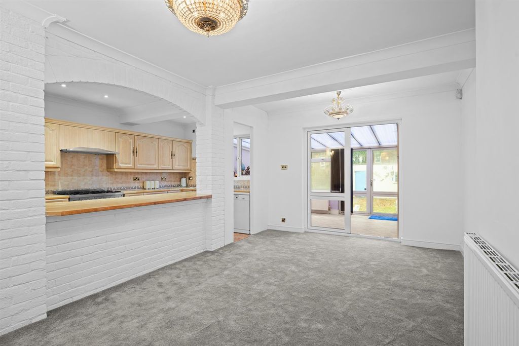 Property photo 3 of 14 Second Reception