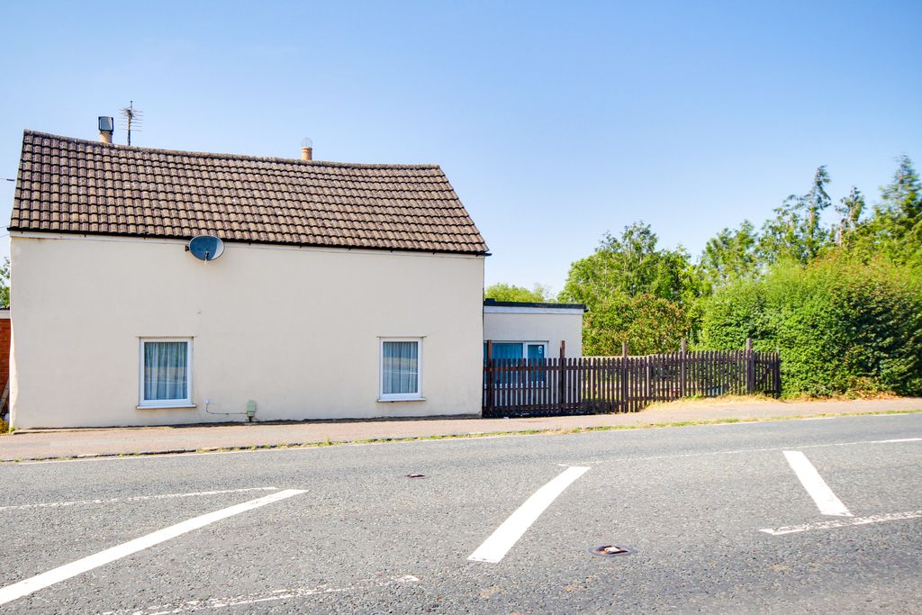 Property photo 2 of 19