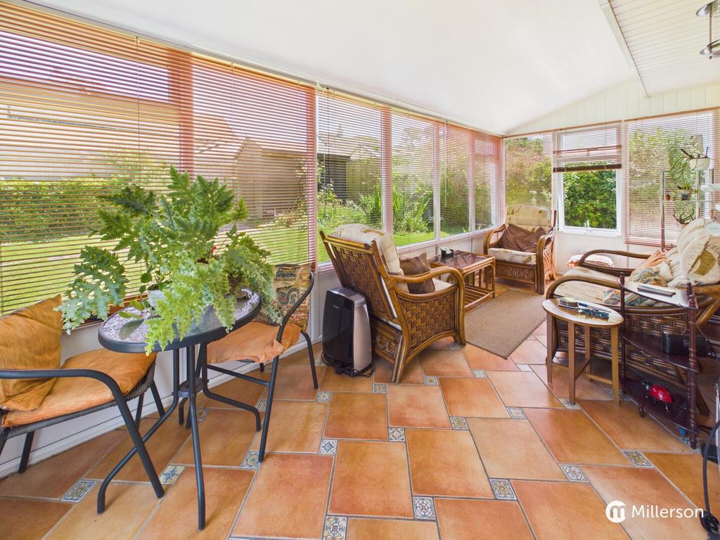 Property photo 3 of 14 Conservatory