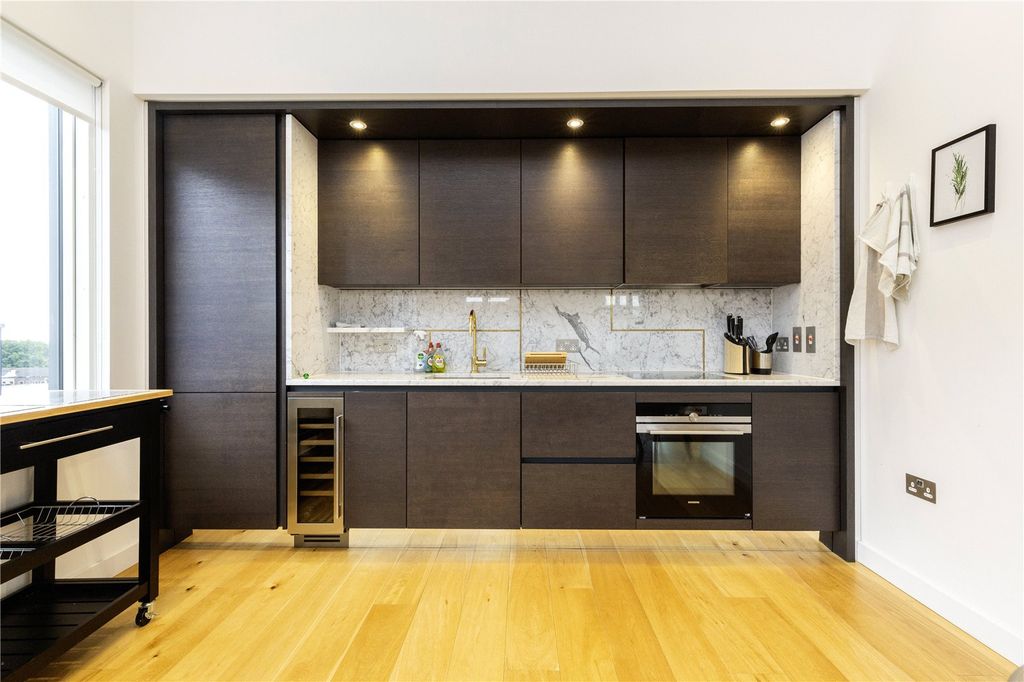 Property photo 3 of 16 Kitchen