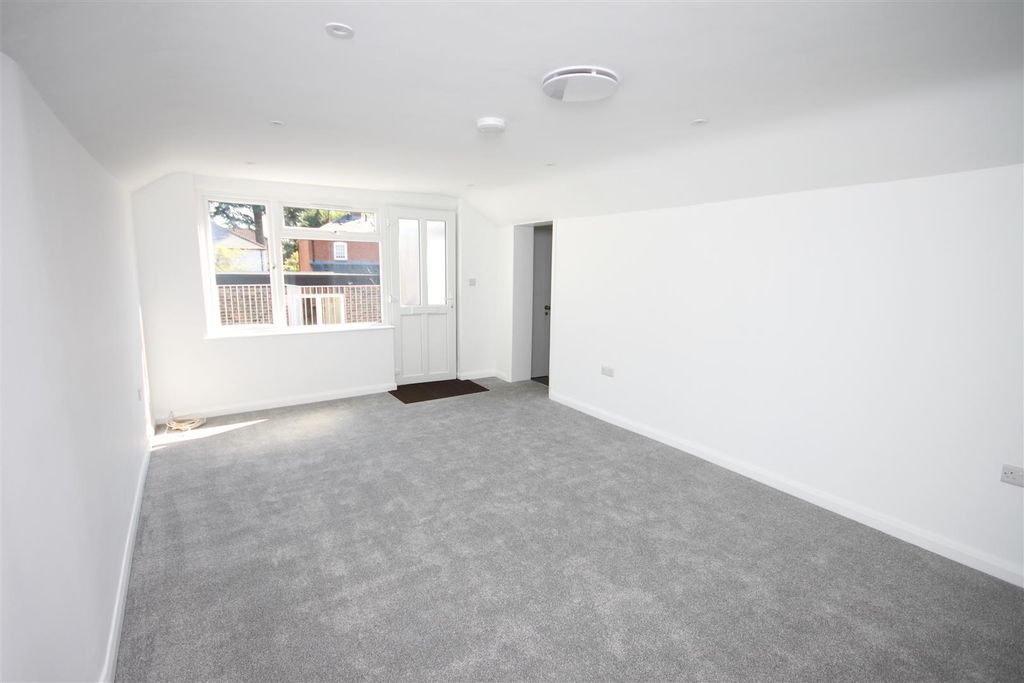 Property photo 2 of 5 Lounge 3.Jpg