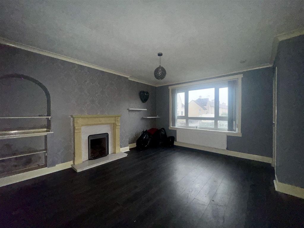 Property photo 3 of 9 Lounge