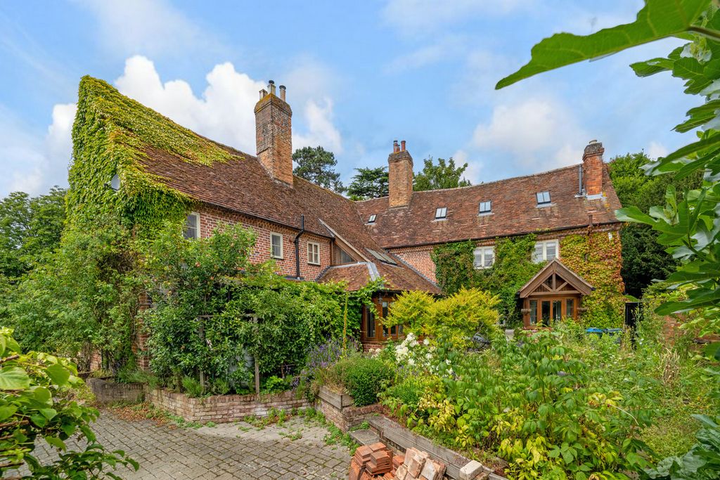 Property photo 2 of 35