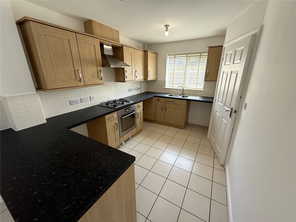 Property photo 2 of 16 Picture No. 21