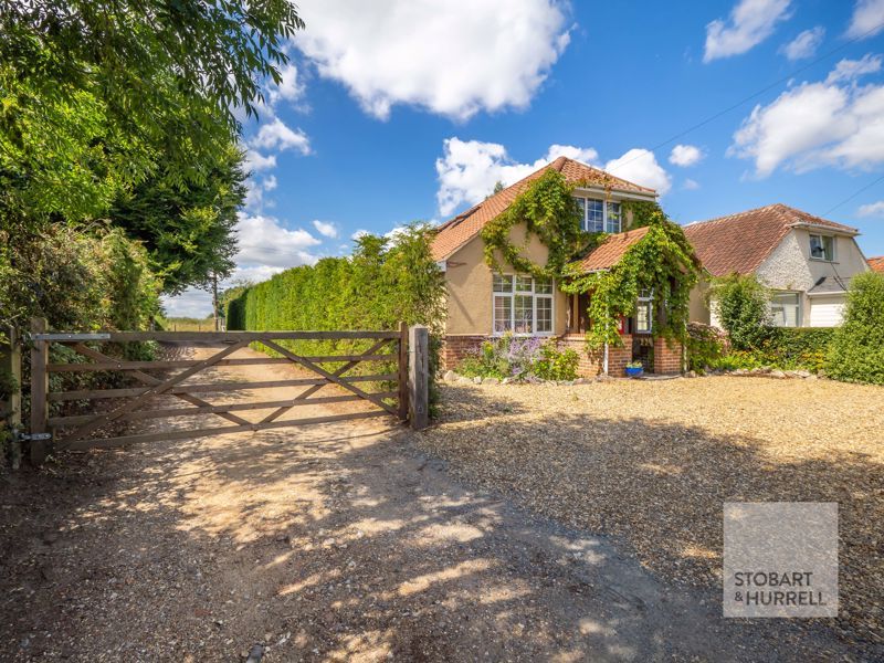 Property photo 1 of 37 Approach