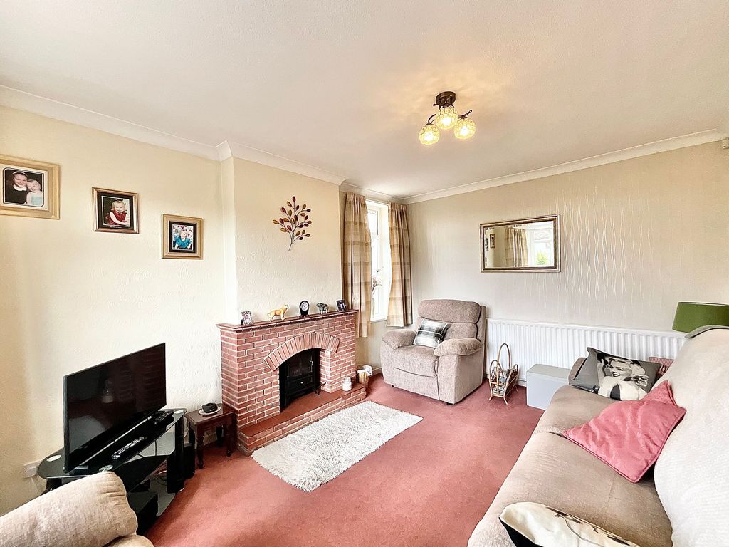 Property photo 2 of 28