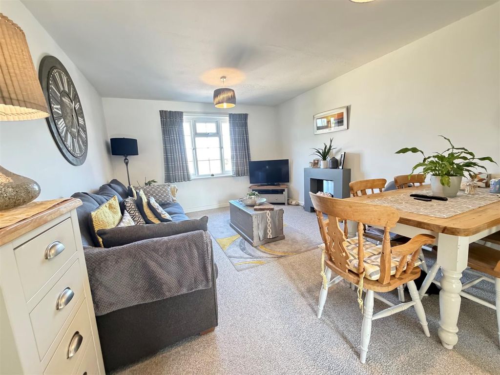 Property photo 1 of 7 8.Jpg