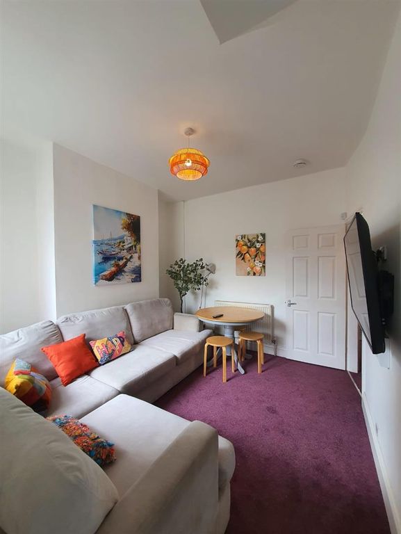 Property photo 2 of 11 1B3990Cb-04B2-4Fa6-Ac85-Ebc49061d5Da.Jpg
