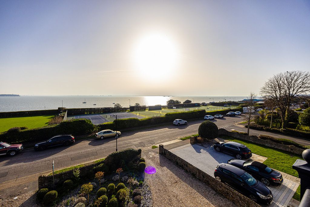 Property photo 2 of 50