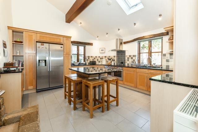 Property photo 3 of 22 Breakfast Kitchen