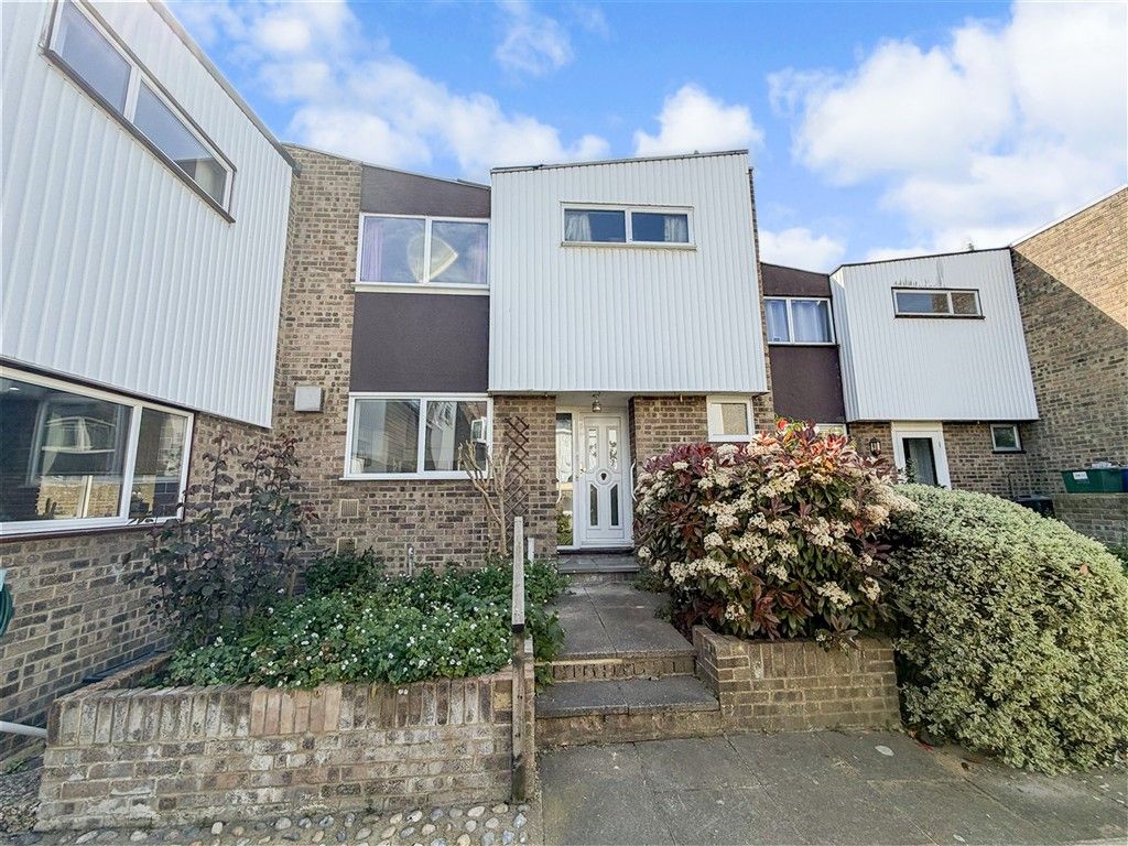 Property photo 1 of 7 Front