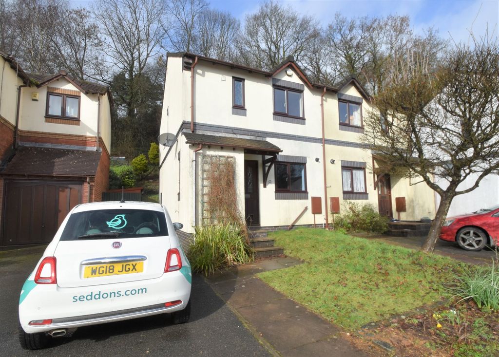 Property photo 1 of 8 Tiverton Seddons