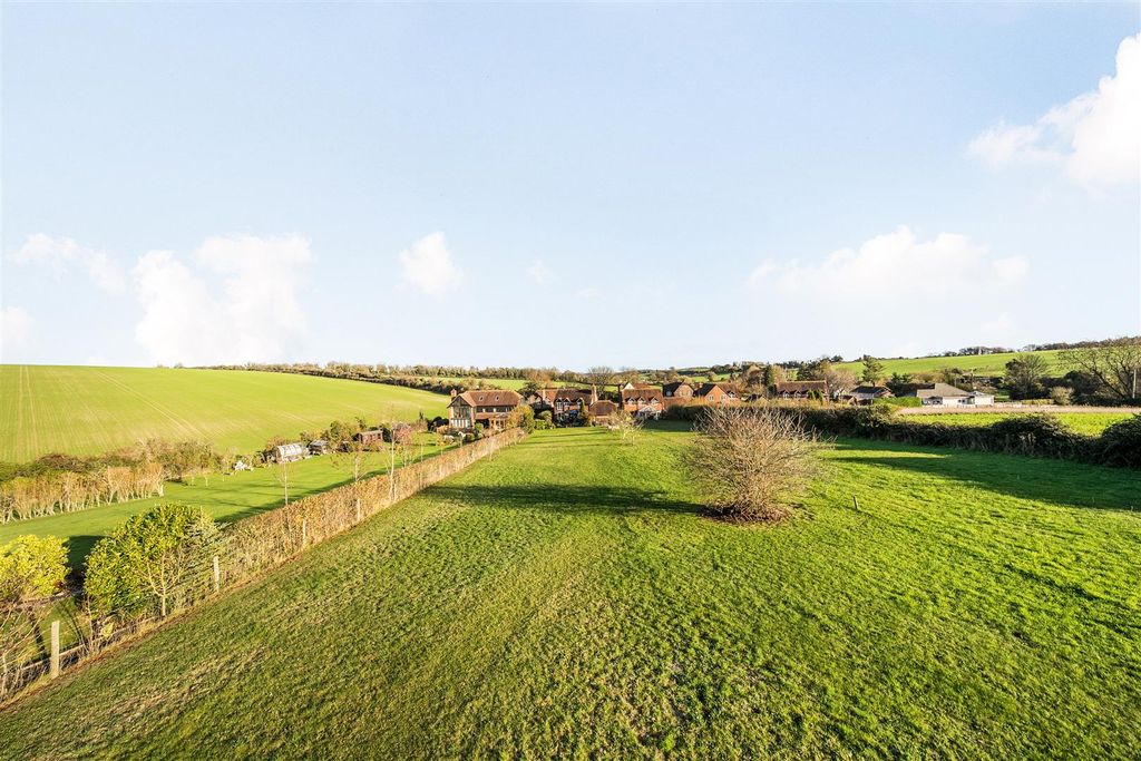 Property photo 2 of 25 Rear Garden