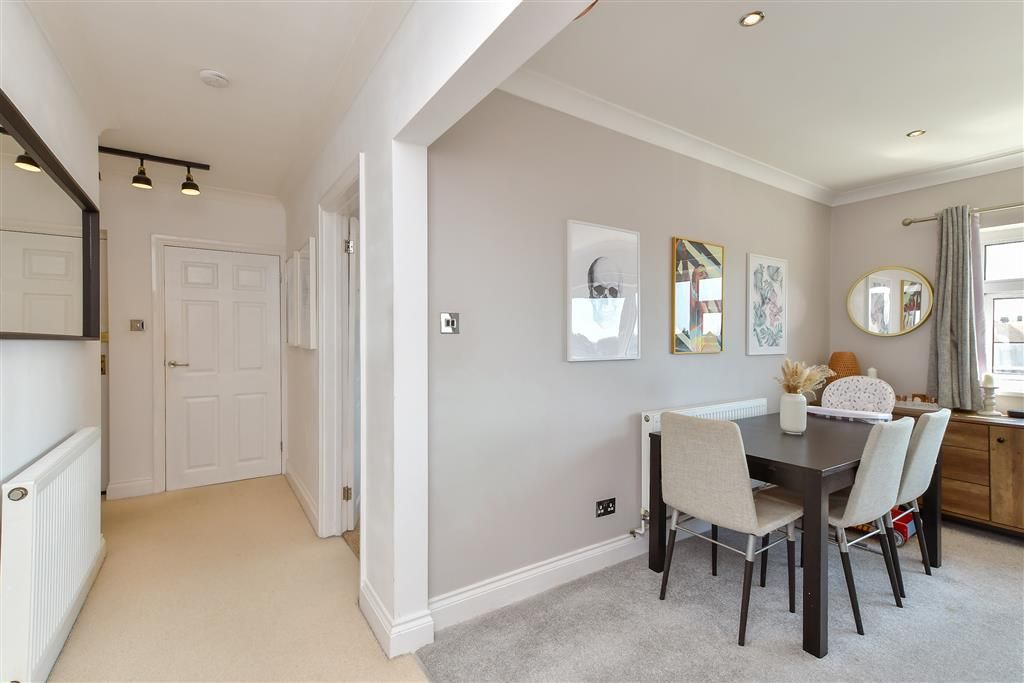 Property photo 2 of 9 Entrance Hall