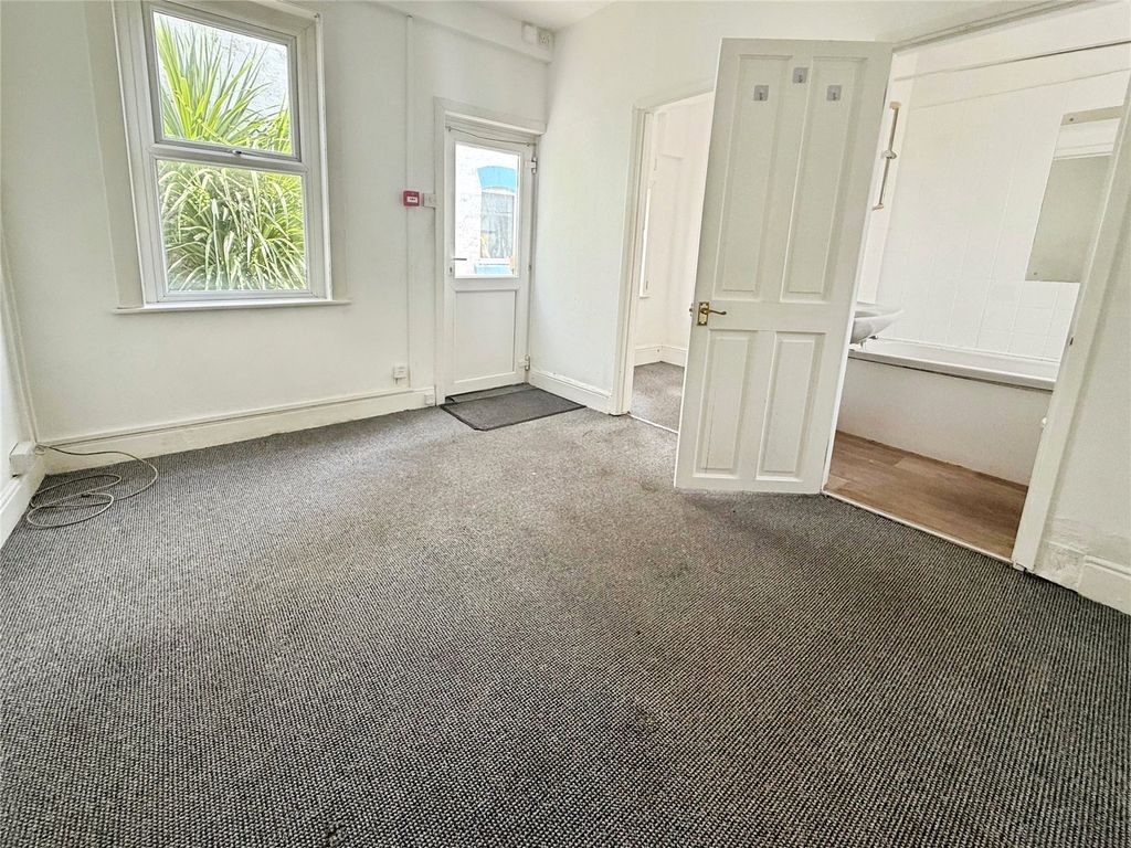 Property photo 3 of 7 Picture No. 23