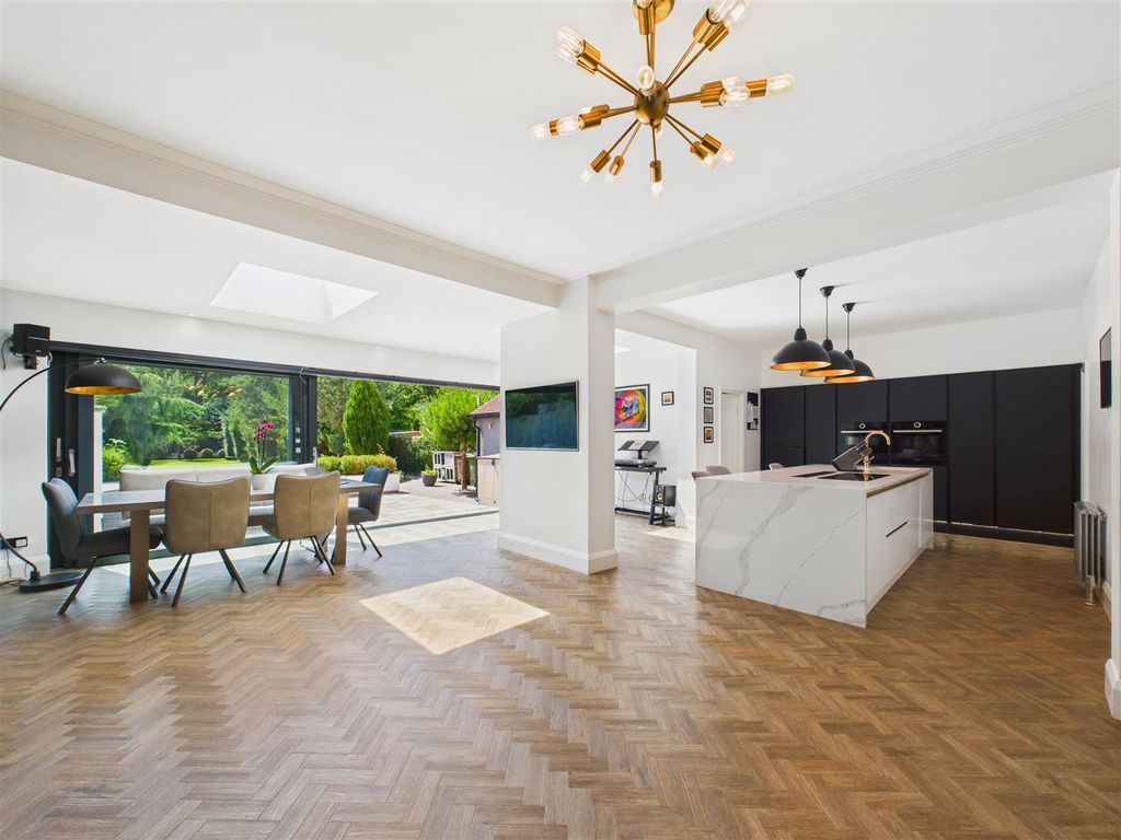Property photo 2 of 22 Open Plan Living