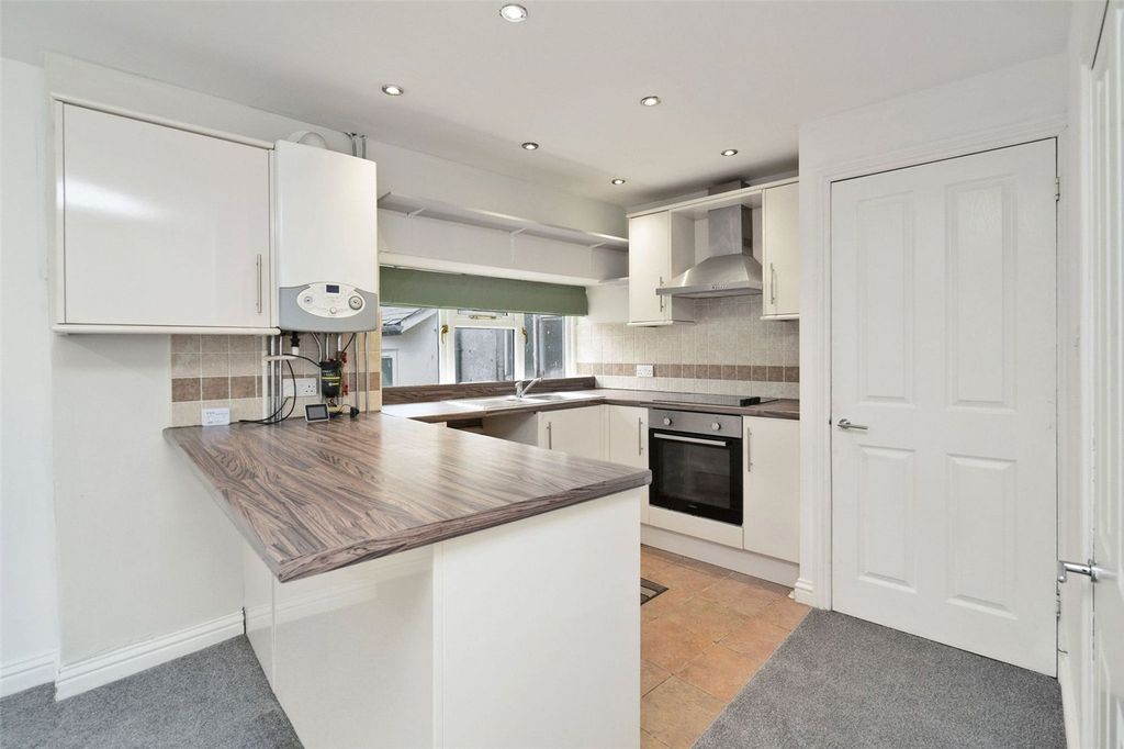 Property photo 1 of 23 Kitchen