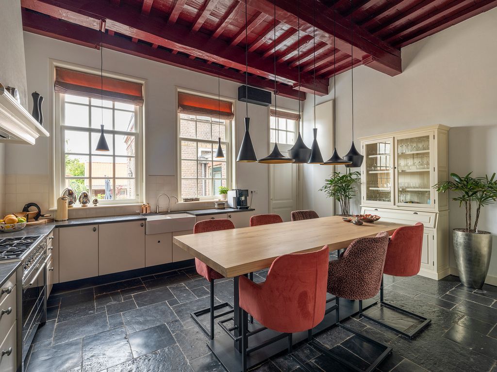 Property photo 3 of 40