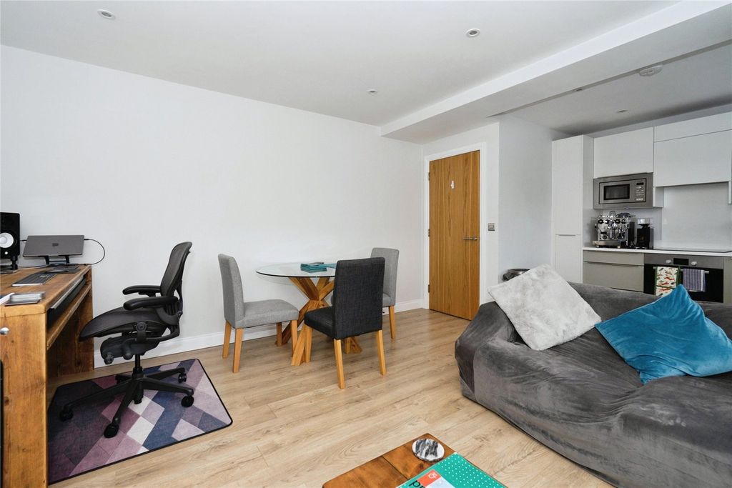 Property photo 3 of 16 Picture No. 26