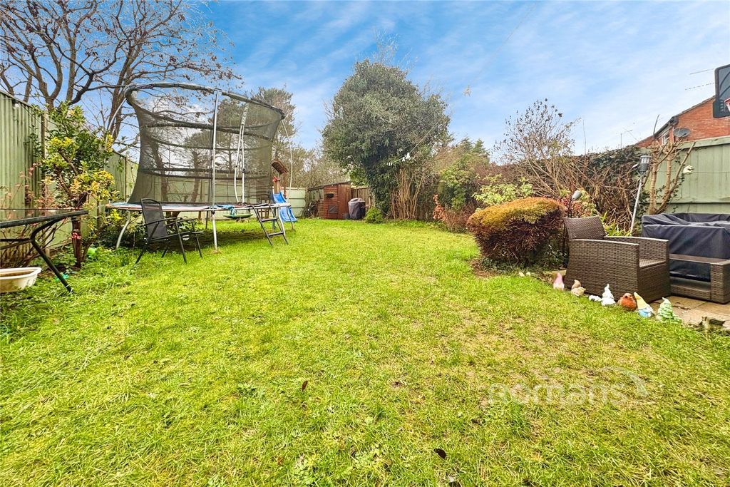 Property photo 2 of 14 Picture No. 21